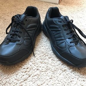 NWOT Tredsafe men’s Slip Resistant Shoes 7 1/2